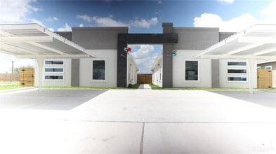 Building Photo - 116 W Campeche Ave