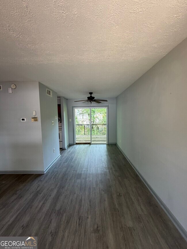 Building Photo - 1045 Laurel Ct