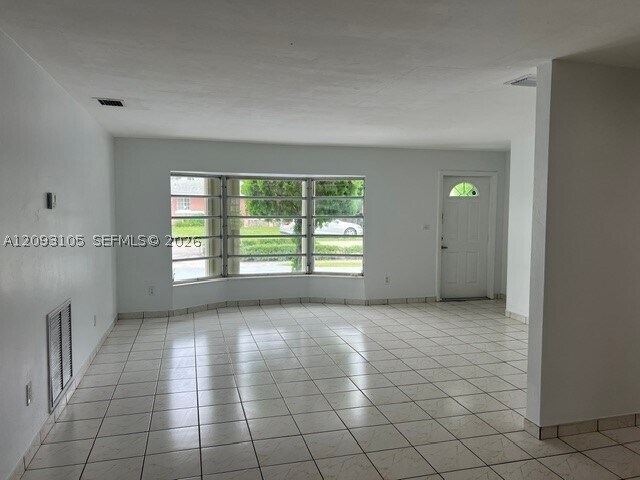 Foto del edificio - 1546 W 77th St