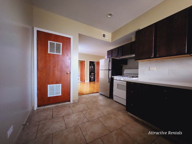 Foto del edificio - 5646 W North Ave