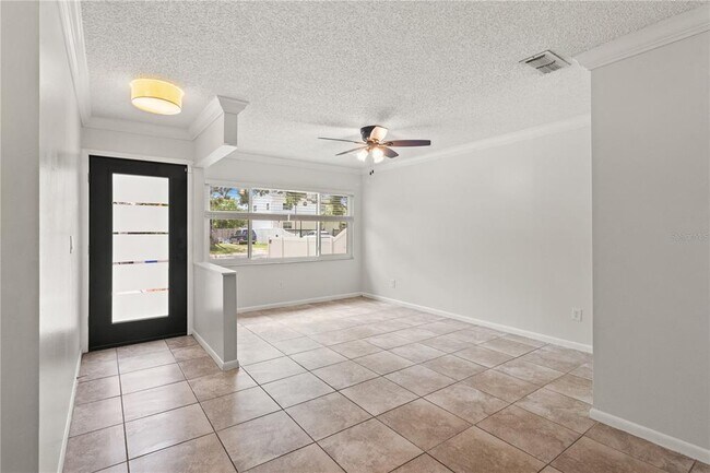 Foto del edificio - 7021 Blossom Ave