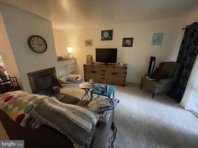 Foto del edificio - 7432 Hastings St