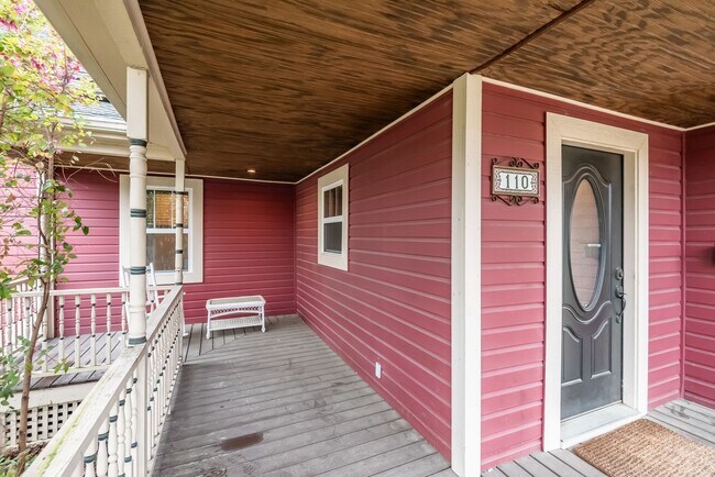 Building Photo - 3BR Charming 1910s Bungalow with Wrap Arou...