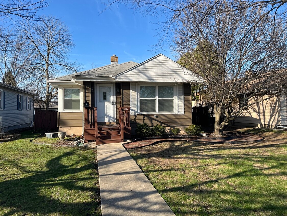 1307 Clara Ave, Joliet, IL 60435 House Rental in Joliet, IL