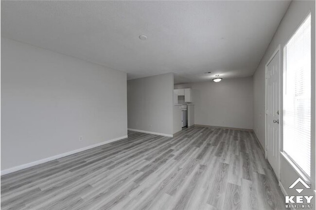 Building Photo - 617 N Clayton Ave