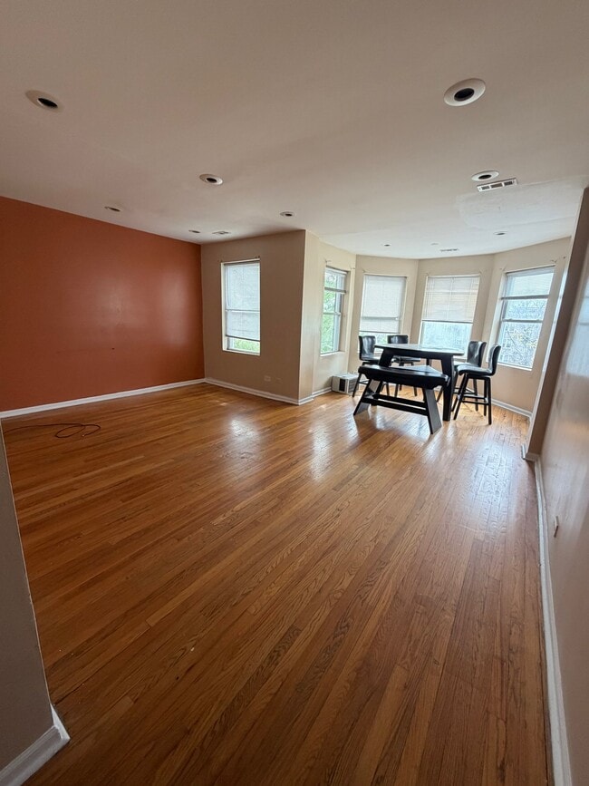 Photo - 6949 S Green St Apartment