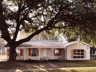 Primary Photo - 202 Gilford Ave