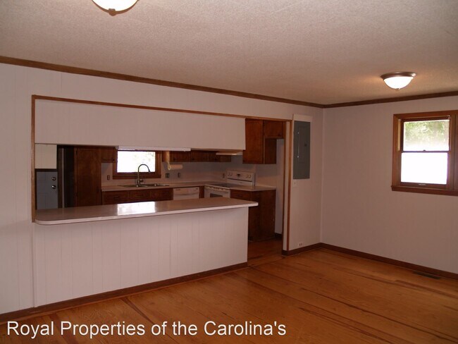 Building Photo - 3 br, 1.5 bath House - 318 Dingler Ave