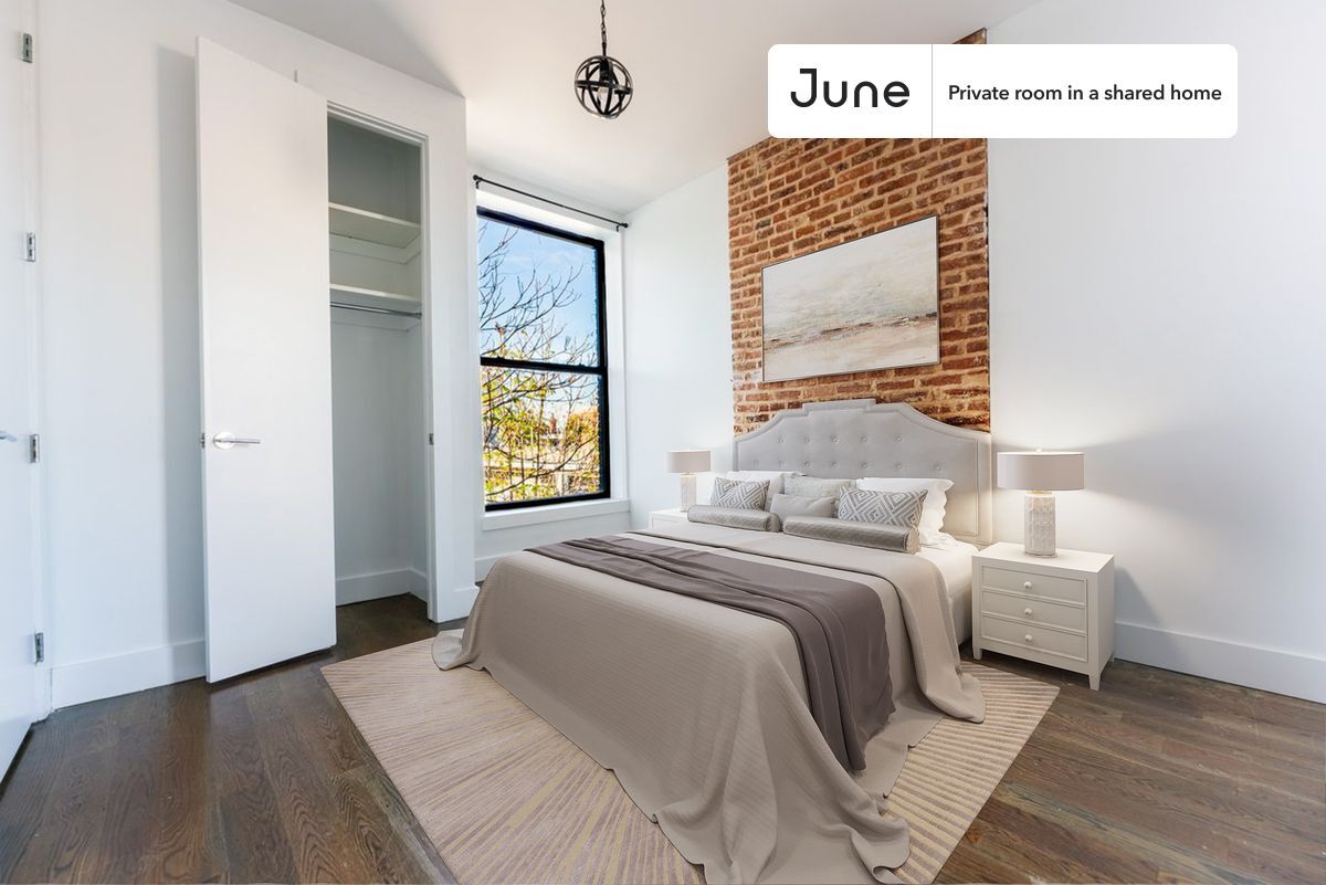 Foto principal - Room in Shared 4 bed/2 bath home