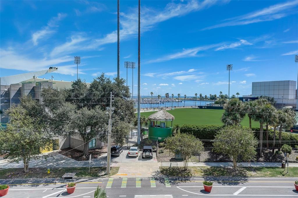 Foto principal - 301 1st St S