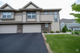 Building Photo - 3320 Lakewood Trl