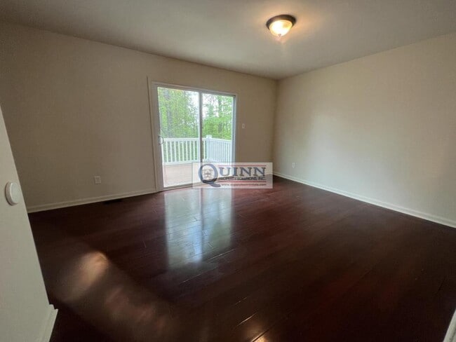 Building Photo - 179 E Village Rd