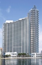 Building Photo - 2020 N Bayshore Dr