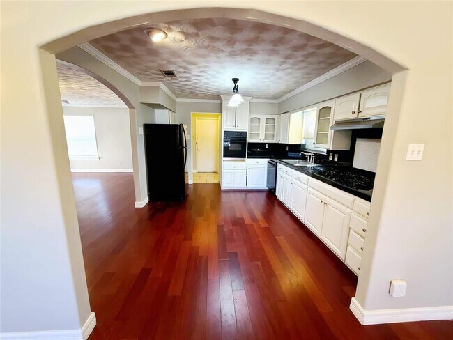 Foto del edificio - 10258 Vinemont St