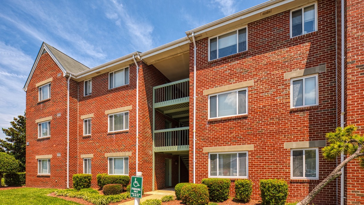 Exterior - Mission College Apartments