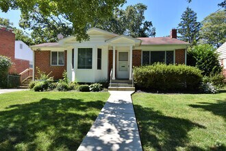 Building Photo - 9922 Mayfield Dr