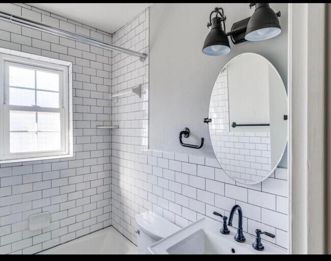 Foto del edificio - 4704 Abbott Ave