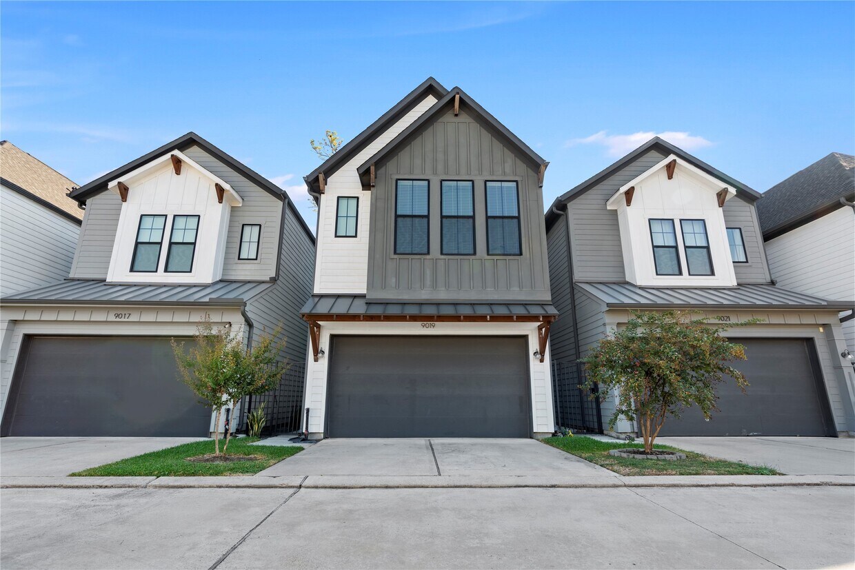 Foto principal - 9019 Wellspring Dr