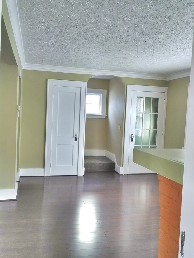 Building Photo - 35 Vayo St