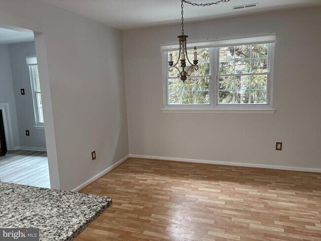 Building Photo - 1505 Potters Pl