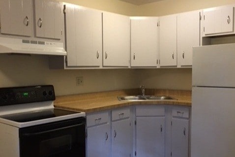 Kitchen - 134 Flintridge Dr