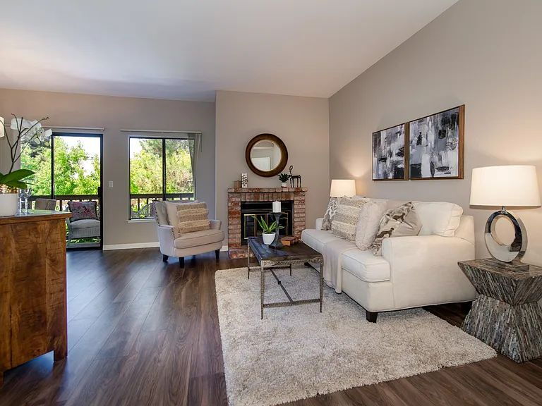 "Charming 2-Bedroom Retreat in Santa Clara - 920 Sq Ft of Comfort & Convenience!" - "Charming 2-Bedroom Retreat in Santa Clara - 920 Sq Ft of Comfort & Convenience!"