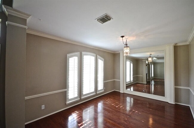 Building Photo - 5802 Sage River Ct