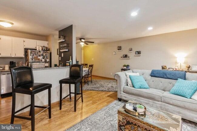 Foto del edificio - 2103 Woodhollow Dr