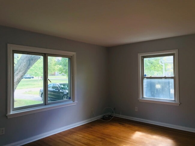 Foto del edificio - HOUSE CLOSE TO EVRYTHING YOU NEED.THIS HOME IS A MUST SEE!!!