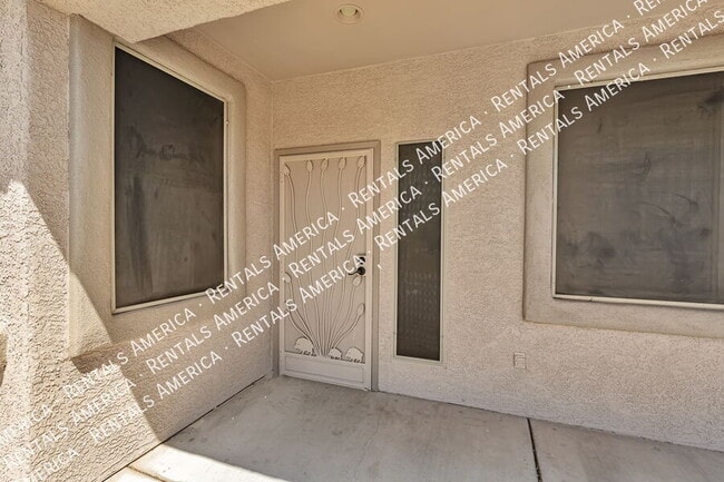 Building Photo - 10813 S Bear Table Tank Dr