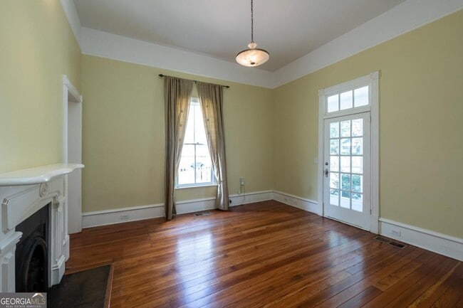 Foto del edificio - 765 Woodland Ave SE