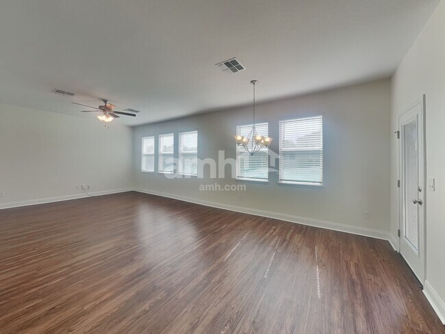 Foto del edificio - 1353 Mount Logan Dr