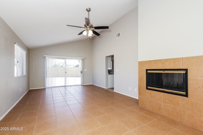 Foto del edificio - 11345 N 82nd Dr