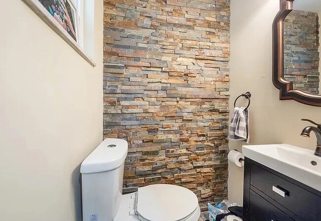 Building Photo - 220 Mount Lebanon Blvd