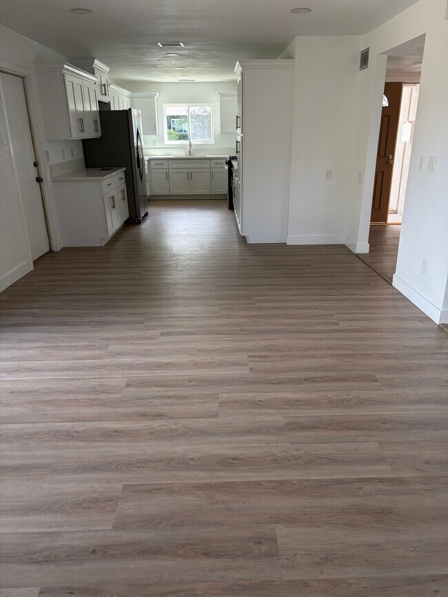 Foto del edificio - 1315 Ameluxen Ave