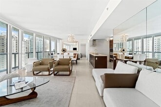 Building Photo - 495 Brickell Ave