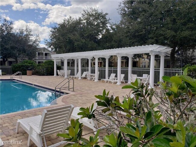 Building Photo - 7141 Harmony Square Dr S