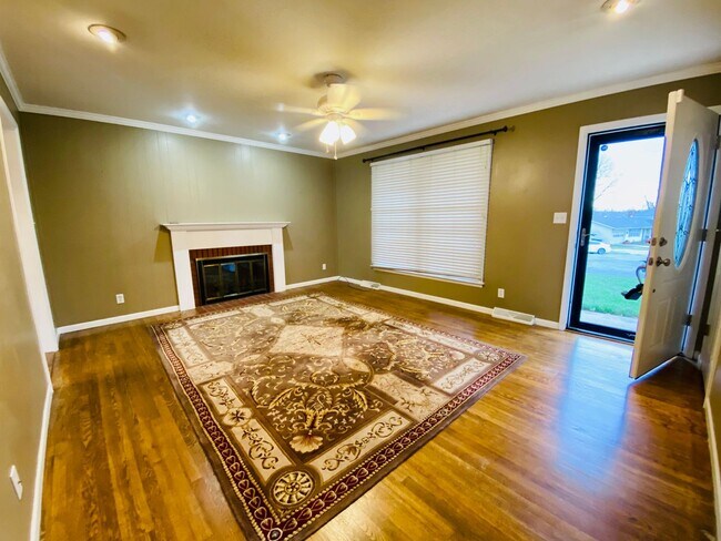 Foto del edificio - {9400} Spacious Ranch with Finished Baseme...
