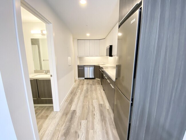 Photo du bâtiment - 10720-178 78 Ave NW