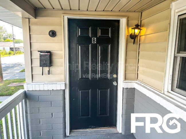 Photo - 600 Howell St House