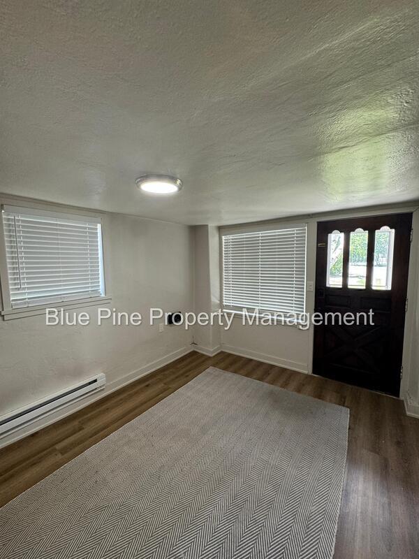 Building Photo - 427 S Blvd