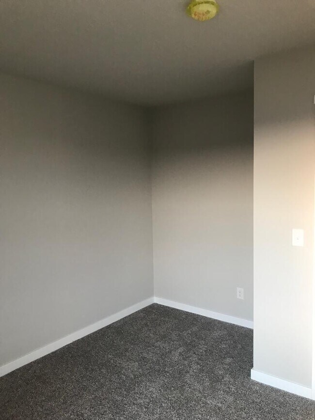 Foto del edificio - 240 NW Charlestown Ln
