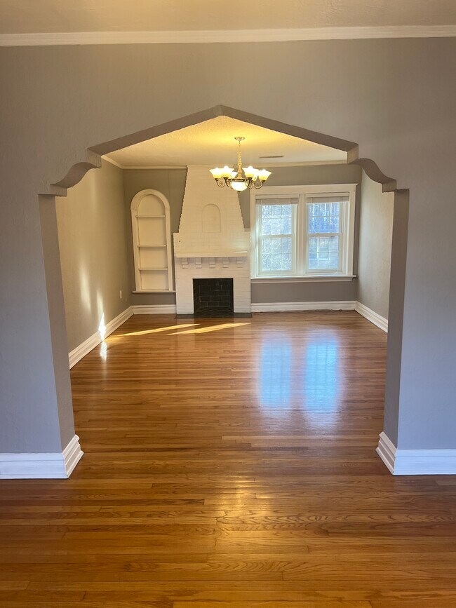 Building Photo - 7207 Amherst Ave