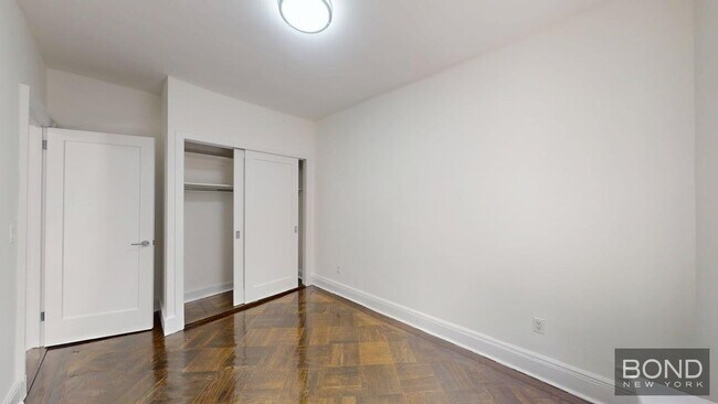 Foto del edificio - 24 E 80th St