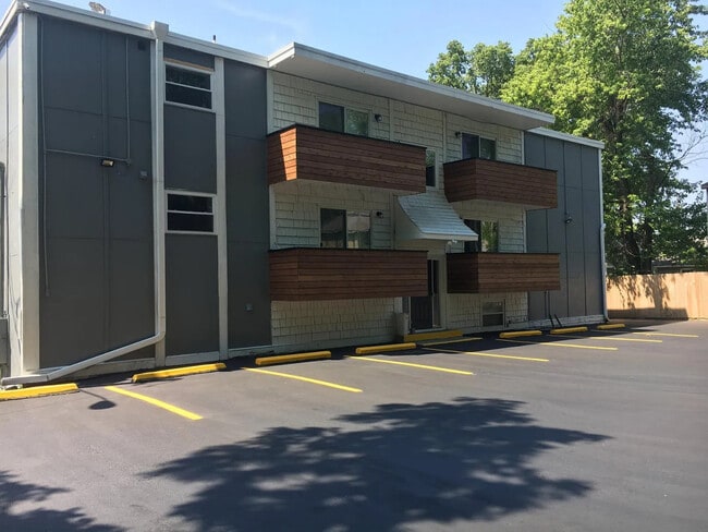 Building Photo - KCK Apartments