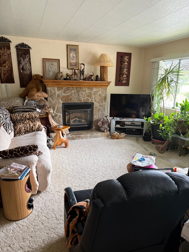 Building Photo - 444 Whispering Pines Dr