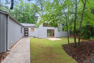 Building Photo - 916 Rays Bridge Rd