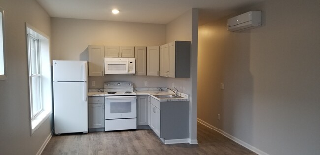 Kitchen - 3182 W 25th St