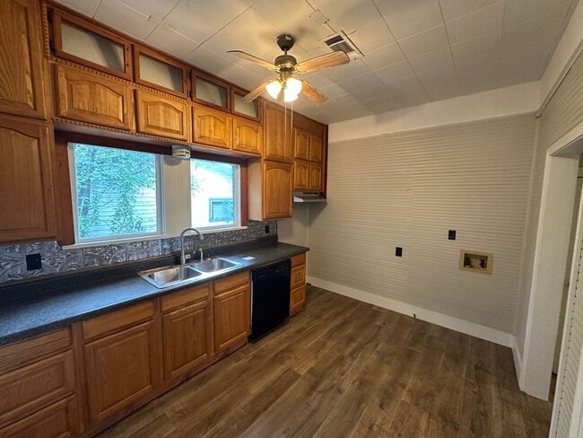 Foto del edificio - Welcome to your dream home in Russellville, AR!