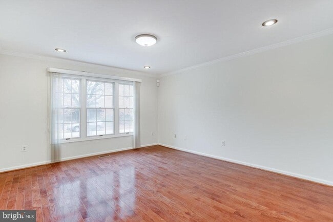 Foto del edificio - 9216 Burley Ln